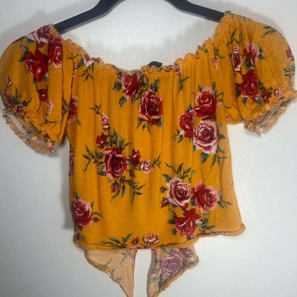 DIVIDED size S, off the shoulder short sleeve crop top, orange with a red floral - Picture 3 of 7